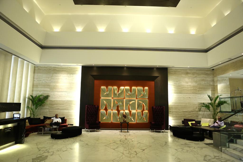The Landmark Towers Kanpur Esterno foto